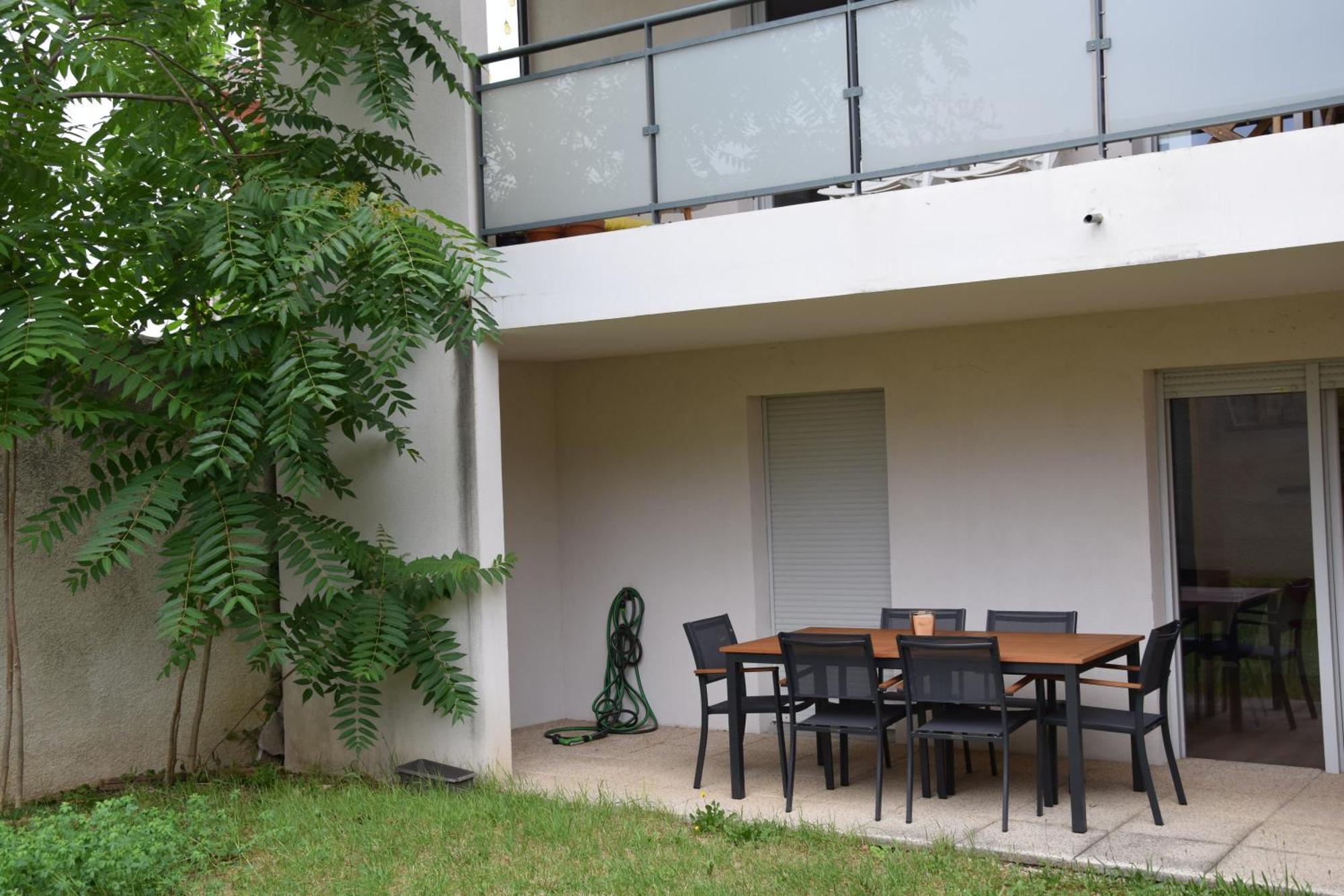 Comfort And Tranquility Near Lyon And Groupama Stadium, 4 Personnes Meyzieu Eksteriør billede